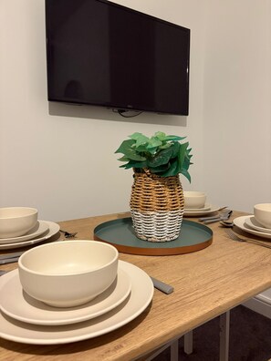 Dining - Large 4 Bed Retreat in Central Boston (Boston)