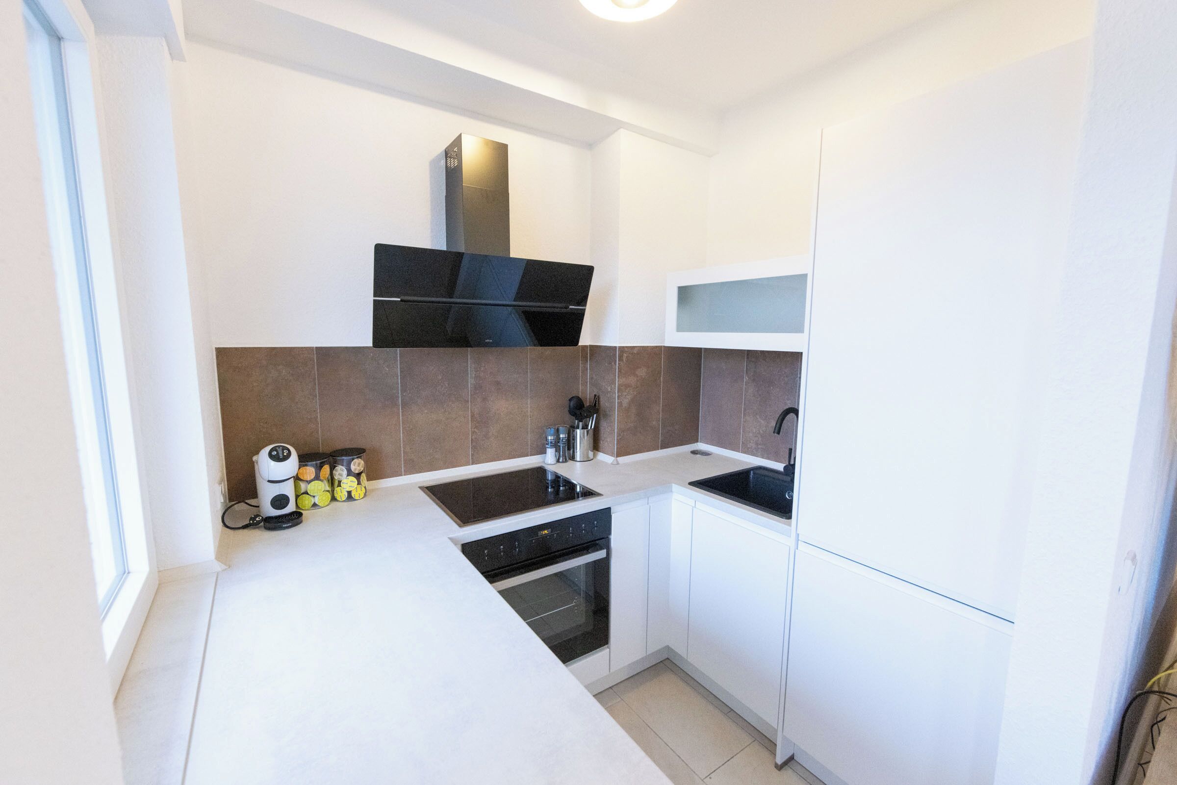 Kühlschrank, Ofen, Herdplatte, Geschirrspüler