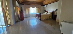 8 dormitorios, tabla de planchar con plancha, wifi y ropa de cama