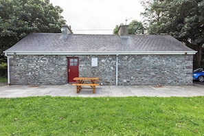 House, 2 Bedrooms, Smoking, Balcony | Outdoor dining - Cosy Farm Cottage on the Ring of Kerry (Beaufort)