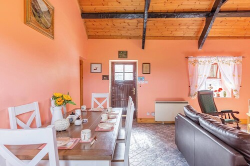 Cosy Farm Cottage on the Ring of Kerry