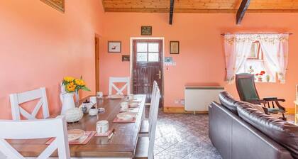 Cosy Farm Cottage on the Ring of Kerry