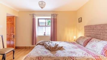 House, 2 Bedrooms, Smoking, Balcony