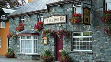 House, 2 Bedrooms, Smoking, Balcony | Exterior