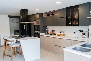 Private kitchen - Apartments Luxury Prana (Medellín)