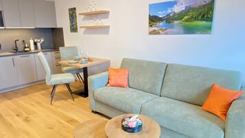 Basic Apartment | In-room safe, individually decorated, individually furnished
