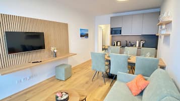 Deluxe Apartment, Balcony, Mountain View | In-room safe, individually decorated, individually furnished