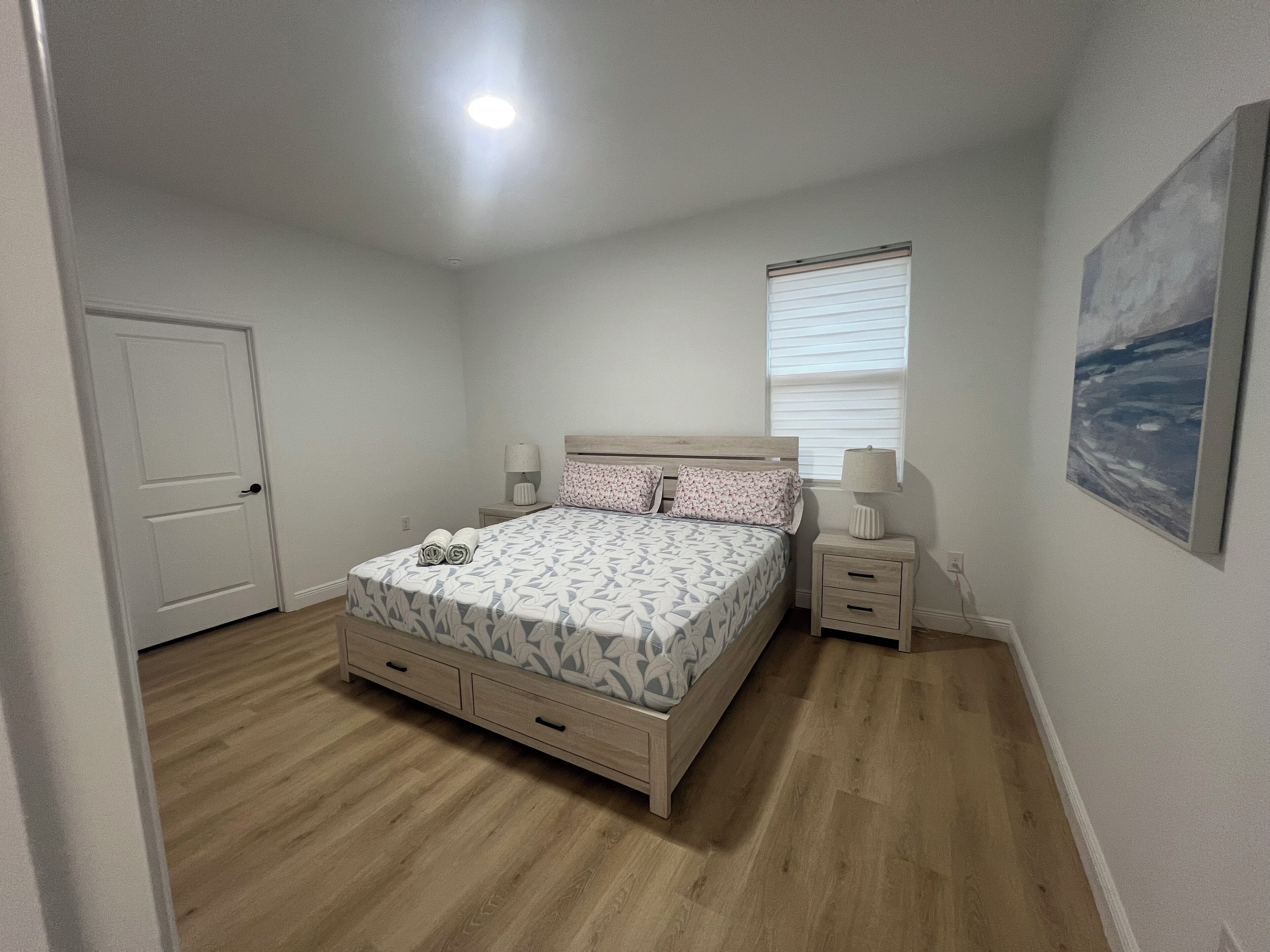 Iron/ironing board, free WiFi, bed sheets