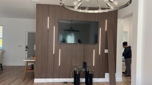 Interior - Modern and Spacious House in Port Charlotte Ideal for Families. (Port Charlotte)