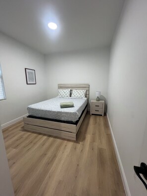 4 chambres, fer et planche à repasser, Wi-Fi gratuit, draps fournis