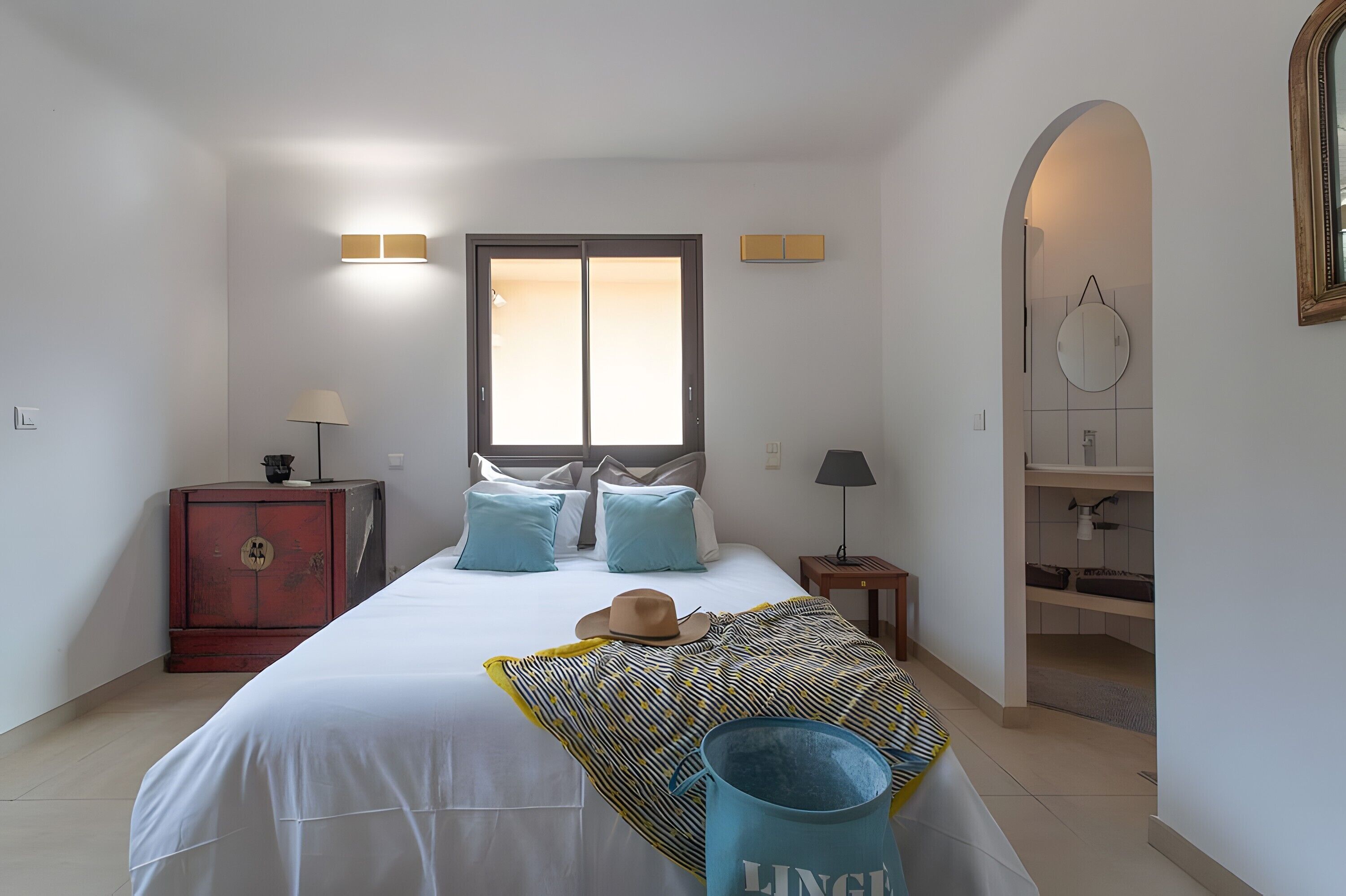 Bügeleisen/Bügelbrett, WLAN, Bettwäsche