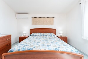 Iron/ironing board, WiFi, bed sheets - Villa Francesco with Sea View (Orosei)