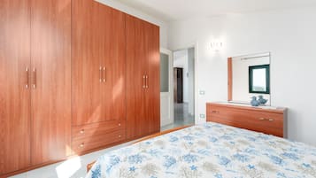 Fer et planche Ă repasser, Wi-Fi, draps fournis