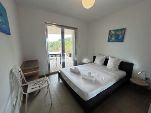 1 bedroom, iron/ironing board, bed sheets - Between the upper town and the marina (Porto-Vecchio)