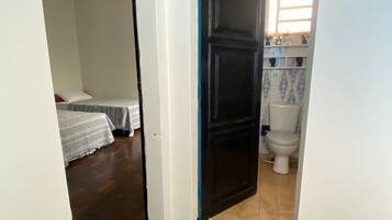 Rideaux occultants, fer et planche Ă repasser, Wi-Fi gratuit