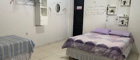 Quarto família | Cortinas blackout, ferros/tábuas de passar roupa, Wi-Fi de cortesia