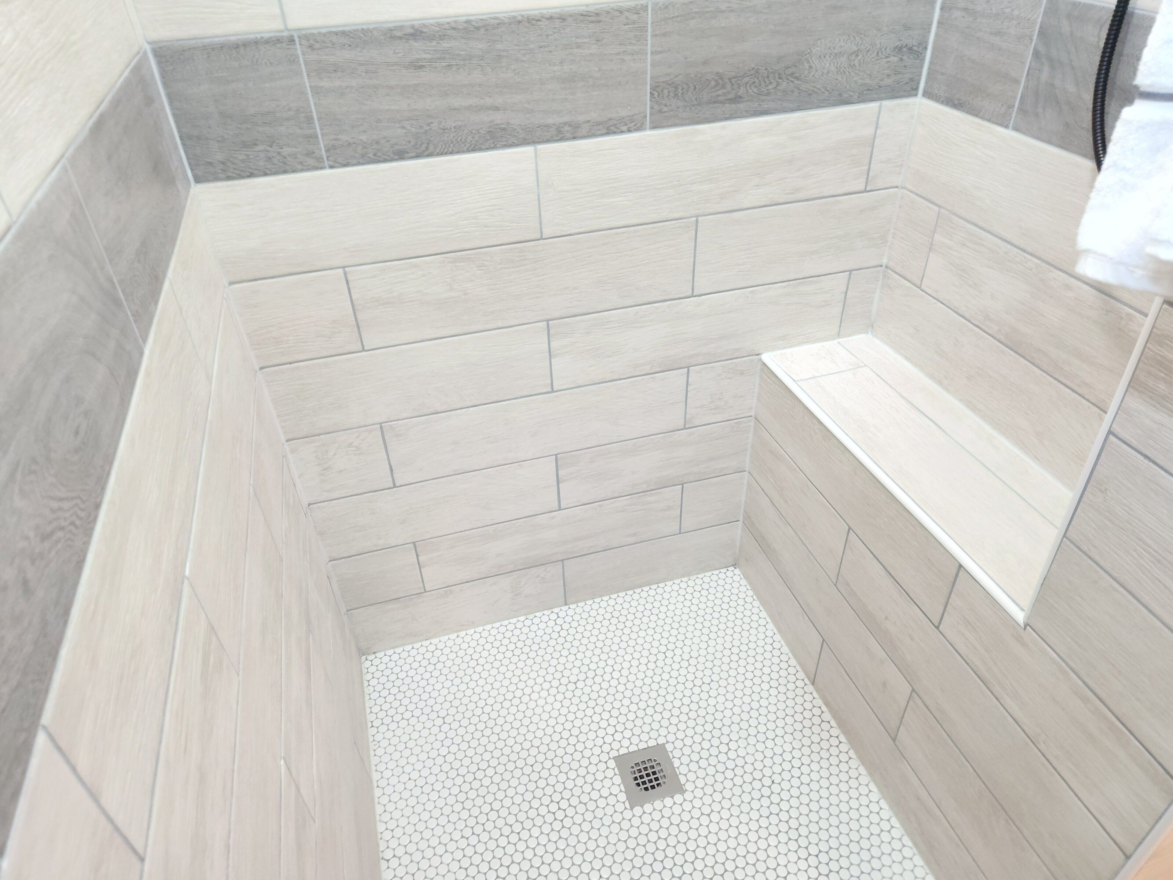 Habitación Premium | Baño | Ducha, toallas, jabón y champú