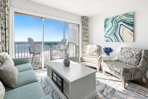 TV - Stunning Beach Front Studio with Free Beach Service for 2: Islander Beach 403 (Fort Walton Beach)