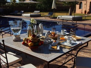 Outdoor dining - Palais lona (Marrakech)