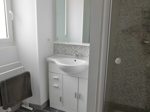 Een douche, een haardroger