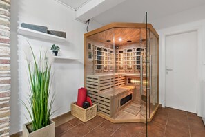 Sauna - Villa Hardy with pool and sauna near Poreč. (Frata)