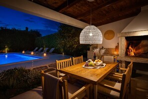 Outdoor dining - Charming Villa Vin with pool near Poreč (Brčići)
