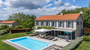 Pool - Villa Povetica beautiful holiday home with private pool for 12 guests (Vrh Lasici)