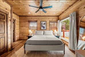 Desk, travel cot, free WiFi, bed sheets - *Gorgeous 5BD Lodge w/ POOL! Hot Tub + Theater* (Sevierville)
