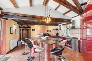 Fridge, microwave, oven, stovetop - Villa Karim with private pool and BBQ near Poreč for 6+2 people. Pet friendly. (Jehnici)