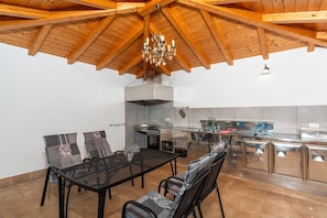 Dining - Villa Buroli with Sauna, JAcuzzi and private pool (Buroli)
