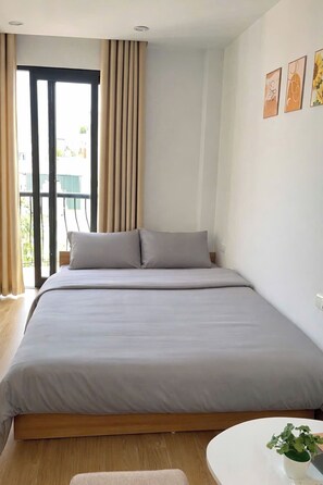 Studiosuite, Balkon, Gartenblick