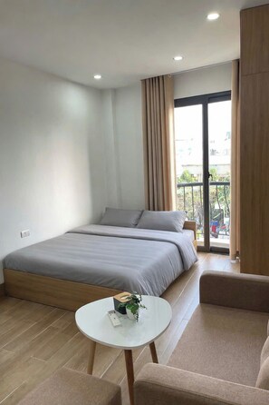Studio Suite, Balcony, Garden View | Free WiFi - Alley Home & Apartment (Tay Ho)
