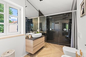 Shower, towels - Villa Oskoli beautiful holiday home with private pool for up to 8 guests (Lasici)