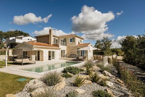 Exterior - Villa Mila with private pool and jacuzzi for up to 10 guests (Višnjan)