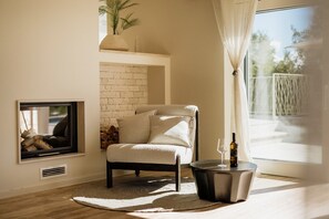 TV - Villa Mila with private pool and jacuzzi for up to 10 guests (Višnjan)