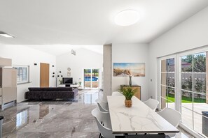 Dining - Villa Nina with private pool for 6 guests near Poreč (Bonaci)