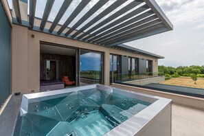 Terrace/patio - Villa Visignano with private pool and jacuzzi for 8 guests (Višnjan)