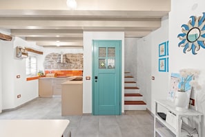 Interior - Beautiful holiday home for 4 people in the center of Istrian village Brtonigla (Brtonigla)
