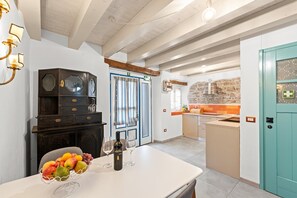 Dining - Beautiful holiday home for 4 people in the center of Istrian village Brtonigla (Brtonigla)
