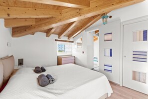 2 bedrooms, WiFi, bed sheets - Beautiful holiday home for 4 people in the center of Istrian village Brtonigla (Brtonigla)