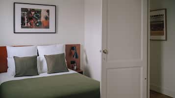 Rideaux occultants, fer et planche à repasser, Wi-Fi gratuit