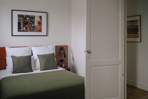 Căn hộ | Màn/rèm cản sáng, bàn ủi/dụng cụ ủi quần áo 