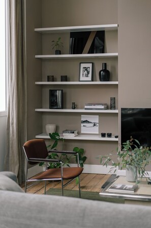 Apartament, vistes a la ciutat | Sala d'estar