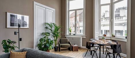 Apartment, City View | Living area