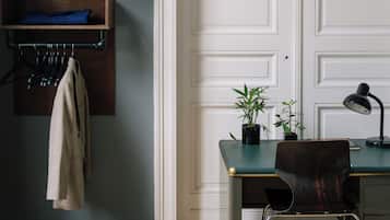 Rideaux occultants, fer et planche à repasser, Wi-Fi gratuit