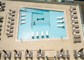 Pool - IA21 Ocean Breeze Retreat: Luxe High-Rise 21F (Honolulu)