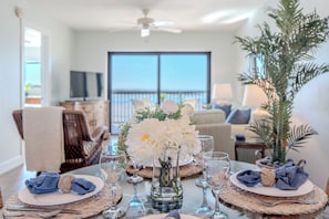 TV - ☀️Beachfront | Incredible Views | Carlos Pointe #532☀️ (Fort Myers Beach)