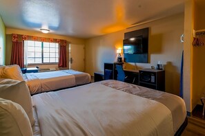 Room - Rare Find! Outdoor Pool, Free Parking, Minutes from Yoakum Heritage Museum! (Yoakum)