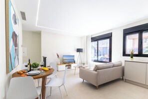 Smart TV - Suites Brisamar I by VillaGranCanaria (Las Palmas de Gran Canaria)