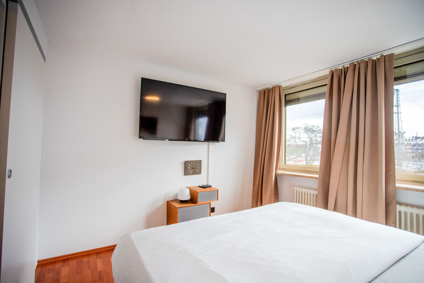 2 Schlafzimmer, Schreibtisch, Bügeleisen/Bügelbrett, WLAN